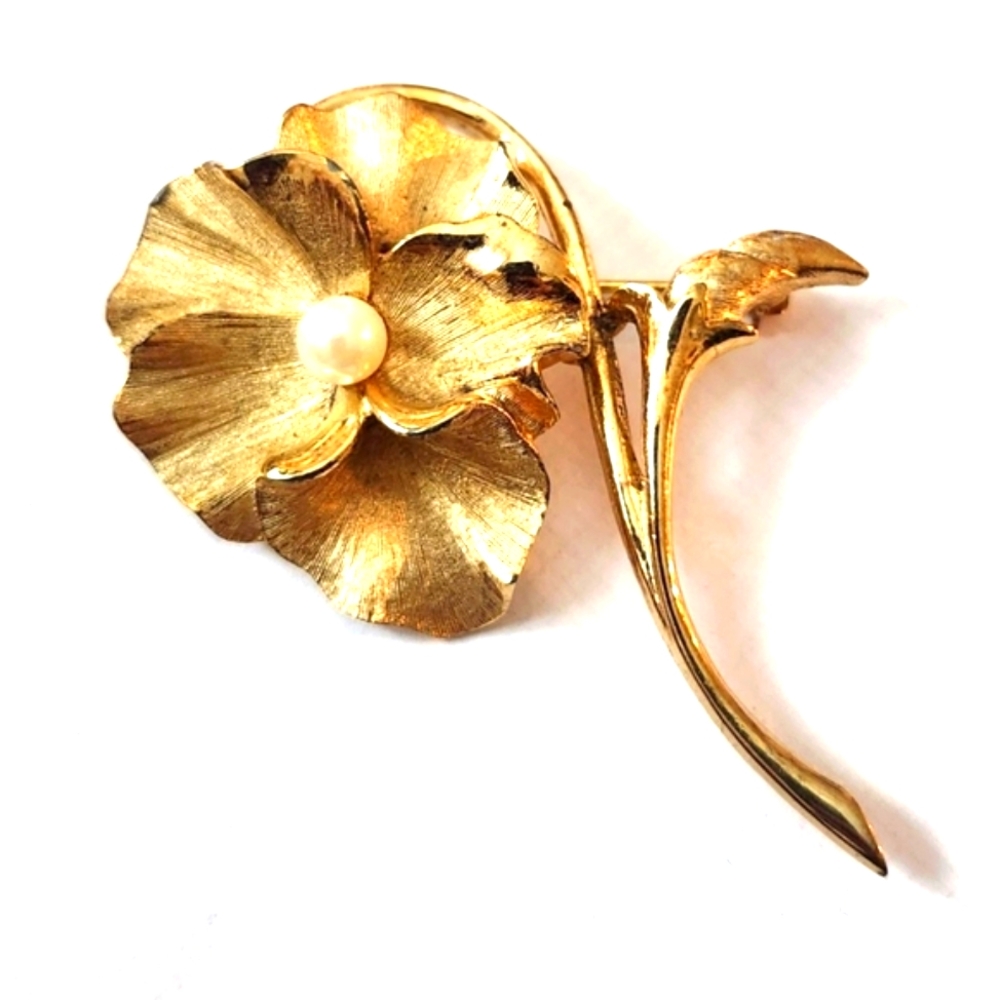 Vtg Marcel Boucher Signed Numbered  Gold Tone Faux Pearl Pansy Flower Pin Brooch